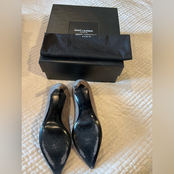 Worn once  Saint Laurent suede pump grey